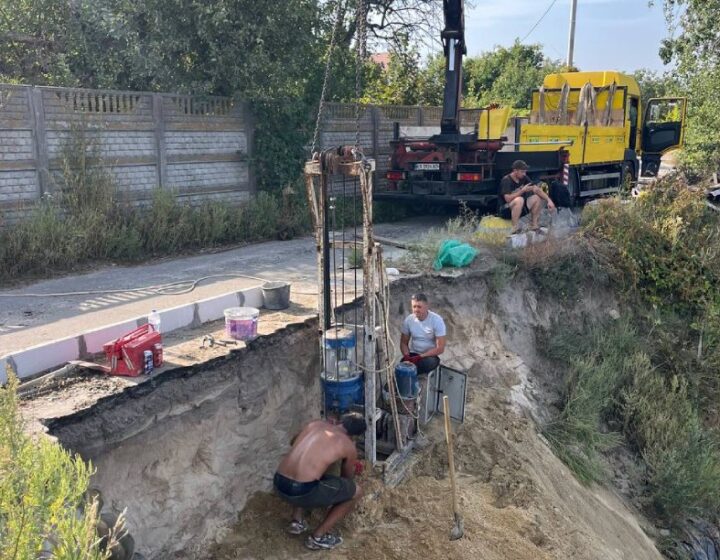 Противооползневые работы в с. Старые Петровцы Киевская обл. Бурение свай