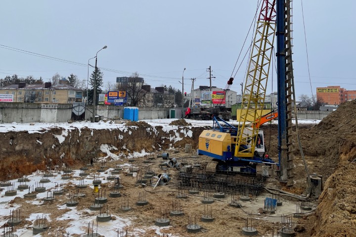 Бурение скважин под сваи для четырехэтажного дома в Киеве
